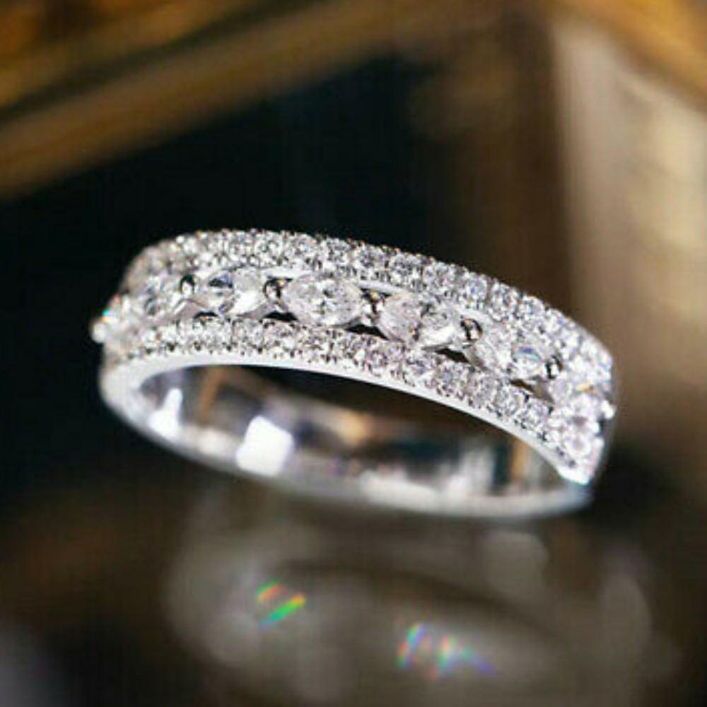 Pretty Silver Designer Woman Oval Diamonds Ring - Picture 4 of 5